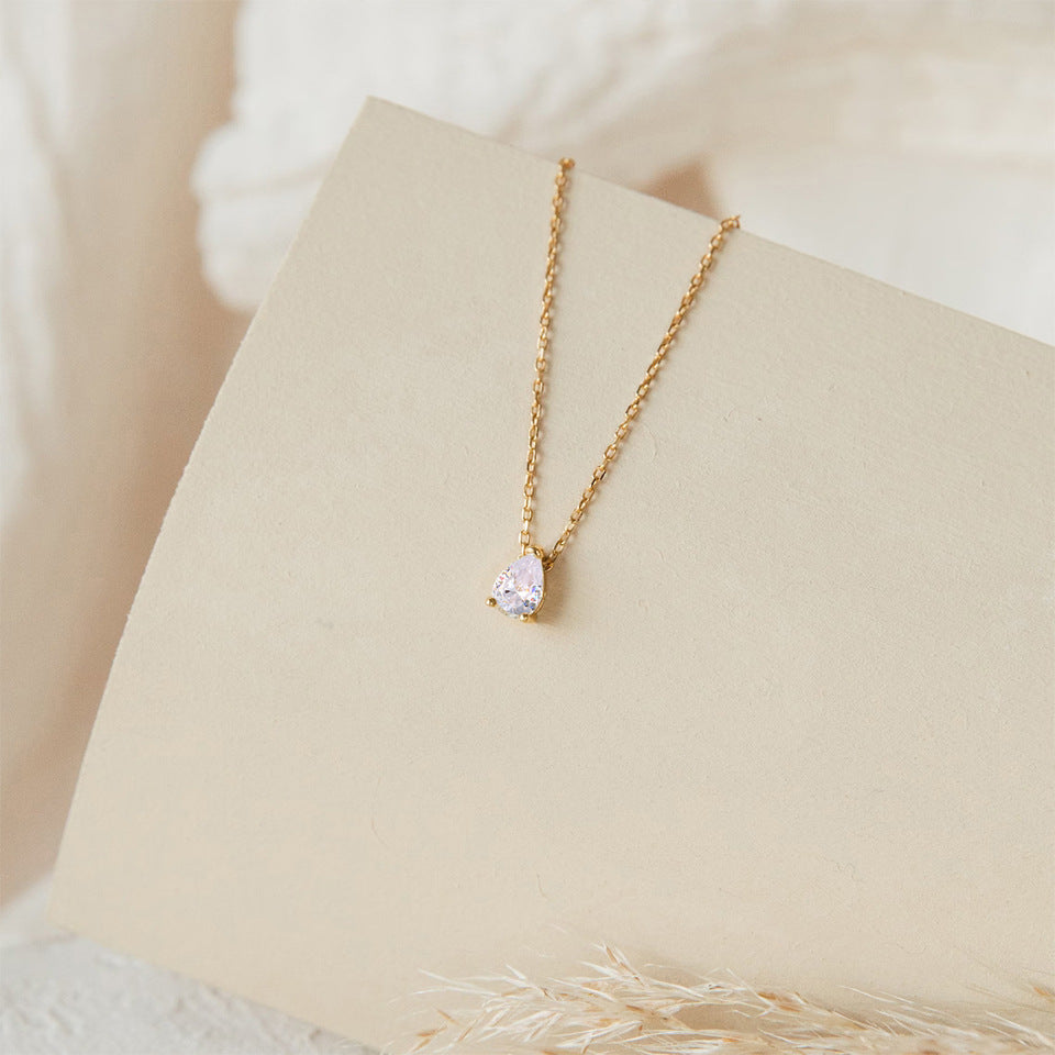 Gold Tone Teardrop Pendant Necklace