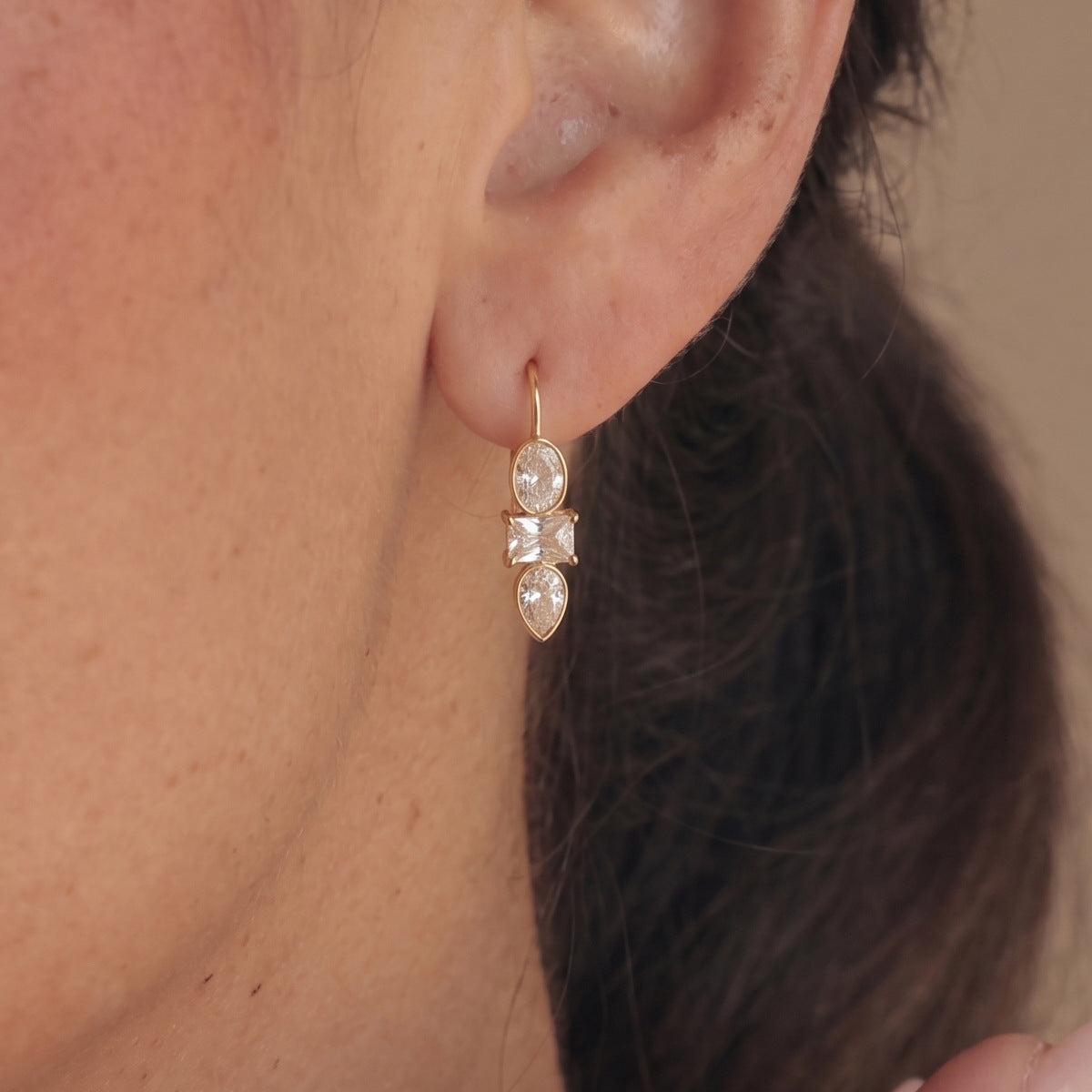 Étoile Lumière Crystal Drop Earrings
