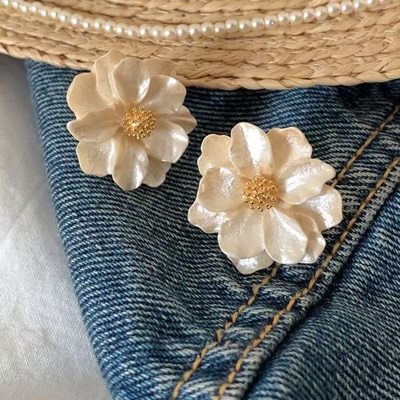 Camellia Pearl Studs